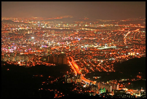 식장산에서 내려다 본 대전 야경 